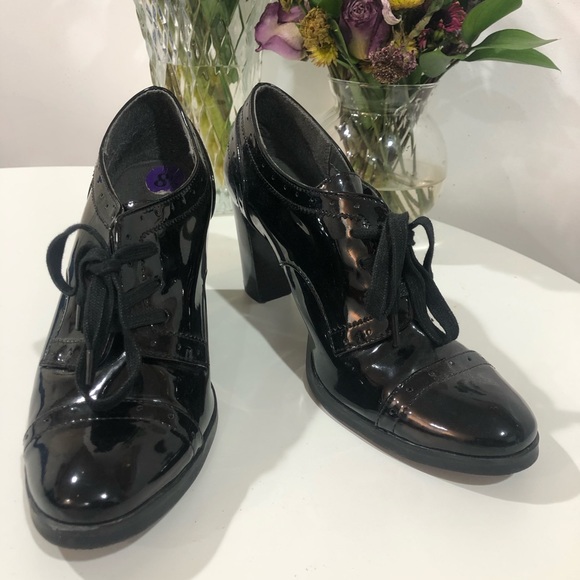 Aerosoles Loafer Heels. - Picture 2 of 5